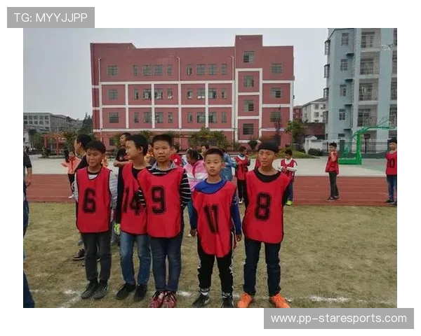 野生足球星的成长故事与拼搏历程展现草根力量与梦想激情